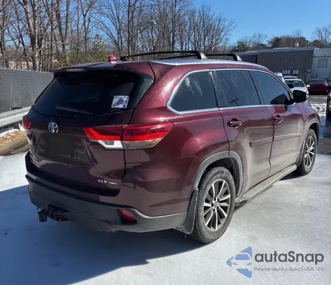 2018 Toyota Highlander Se z USA, uszkodzony, nr VIN 5TDJZRFH8JS846063
